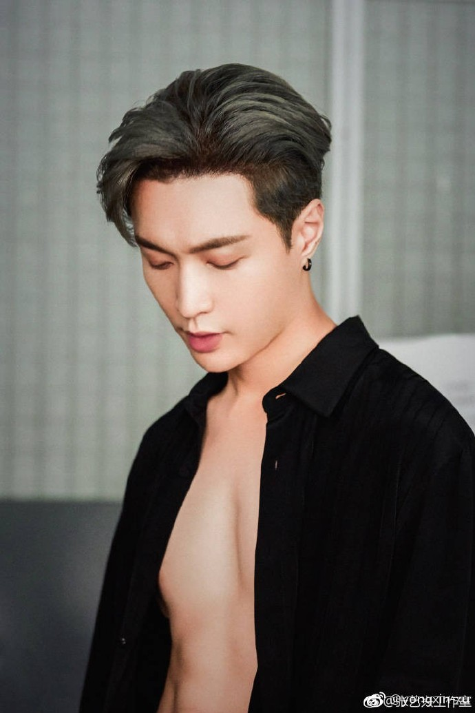 无码精品人妻一区二区三区免费看:张艺兴照片最新,探索无码精品，张艺兴的最新照片之旅