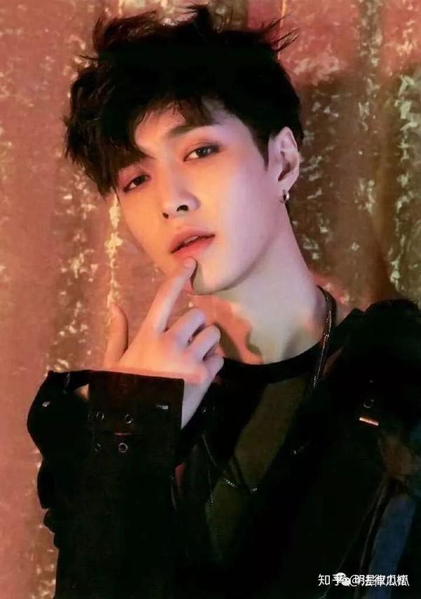 无码精品人妻一区二区三区免费看:张艺兴照片最新,探索无码精品，张艺兴的最新照片之旅