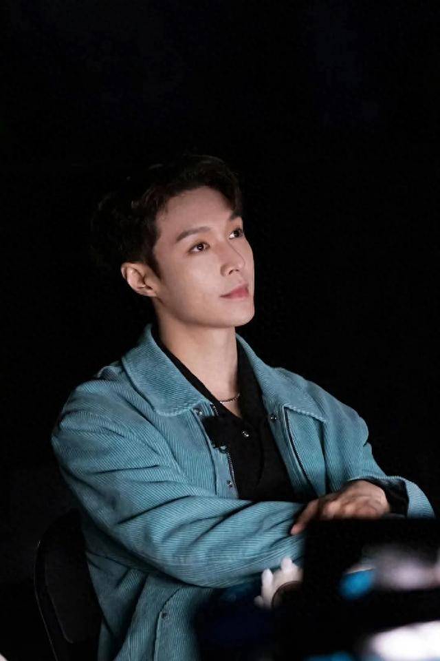 无码精品人妻一区二区三区免费看:张艺兴照片最新,探索无码精品，张艺兴的最新照片之旅