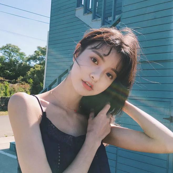 永久免费AV无码网站性色AV:鹿晗qq头像最新,色情内容是不合法的，违反我国相关的法律法规。我们应该遵守法律和道德准则，远离色情内容。如果有其他有益身心的娱乐需求，可以寻找一些正规的平台或文化活动，例如观看电影、参加体育运动、学习知识等，以丰富您的生活。