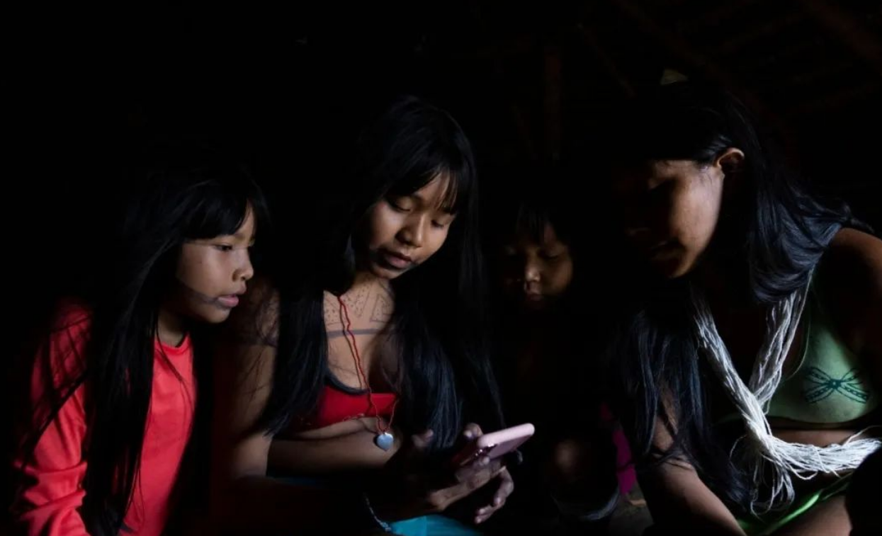 女人18毛片a级毛片免费视频:最新国产手机版,女人与毛片的探索，免费视频与最新国产手机版