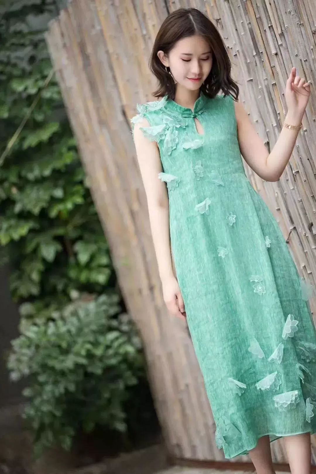 自拍性旺盛老熟女:狠狠干最新网站,自拍性旺盛老熟女的世界，探索最新网站与大胆自我表达的碰撞