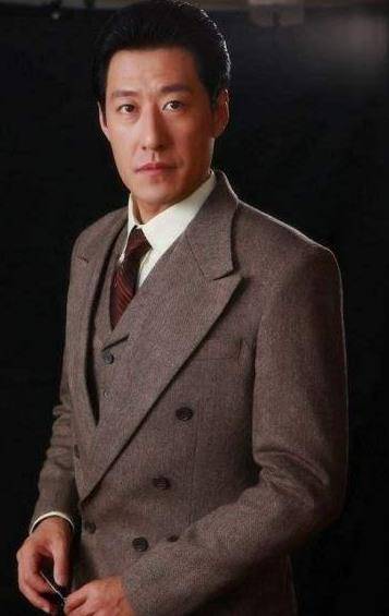 狠狠看穞片色欲天天:豪门小老婆最新章节,豪门小老婆的最新章节，穞片色欲之下的深深探索