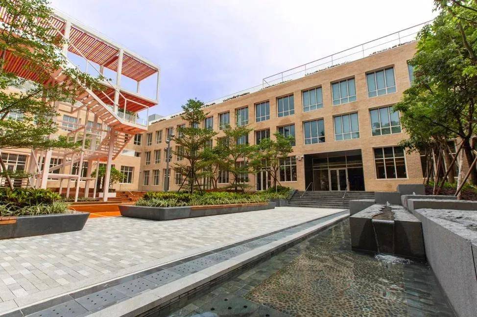 欧洲女人牲交性开放视频:湖北二本学校最新排名,湖北二本学校最新排名与欧洲女性社交开放性的探讨 欧洲女人牲交性开放视频:湖北二本学校最新排名,湖北二本学校最新排名与欧洲女性社交开放性的探讨