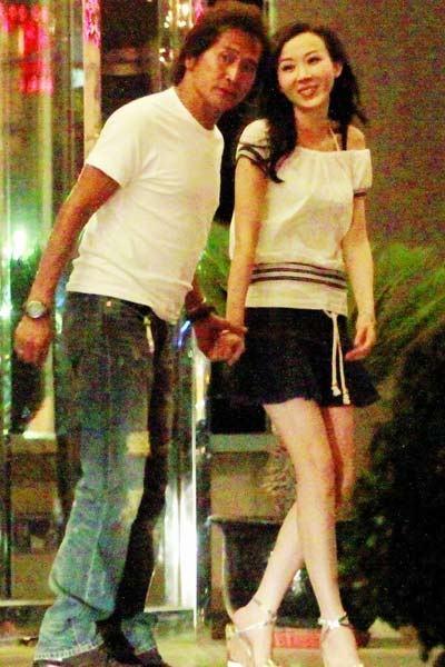 精品人妻少妇嫩草AV无码专区:赛琳最新款包包,赛琳最新款包包与精品人妻少妇嫩草AV无码专区，时尚与内容的探讨