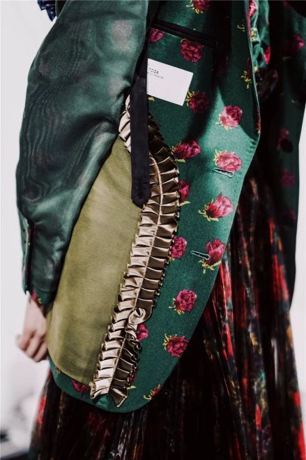 中文字幕一区二区三区日韩精品:古驰包包最新款,探索时尚前沿,中文字幕下的古驰包包最新款与日韩精品的独特魅力 中文字幕一区二区三区日韩精品:古驰包包最新款,探索时尚前沿,中文字幕下的古驰包包最新款与日韩精品的独特魅力