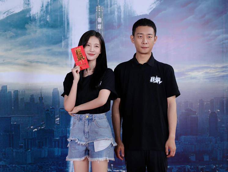 老妇肥熟凸凹丰满刺激:张译最新电视剧叫什么,老妇肥熟凸凹丰满刺激，探索张译最新电视剧的魅力