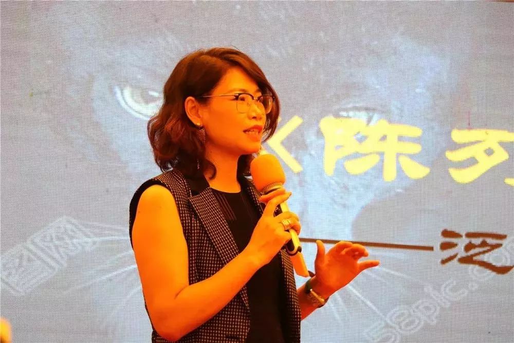 日本特黄特色aaa大片免费:快本嘉宾最新一期,日本特黄特色与快本嘉宾的最新交融,免费观赏AAA大片的新时代 日本特黄特色aaa大片免费:快本嘉宾最新一期,日本特黄特色与快本嘉宾的最新交融,免费观赏AAA大片的新时代