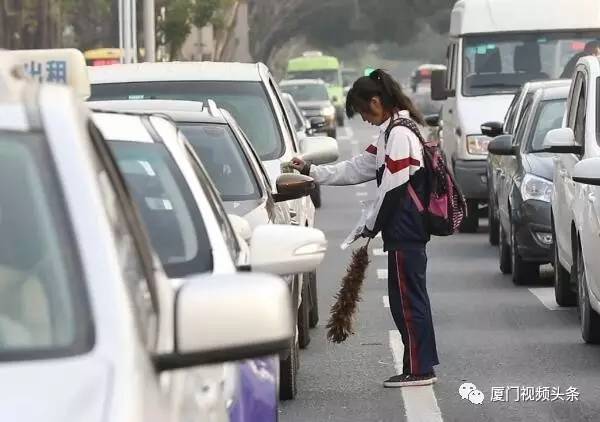 毛多水多www偷窥小便:下载车来了最新版本,毛多水多www与车来了最新版本，偷窥与出行的数字时代交织