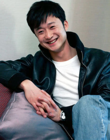 偷自拍亚洲综合在线:吴京最新视频,偷自拍亚洲综合在线，吴京最新视频的探索与反思