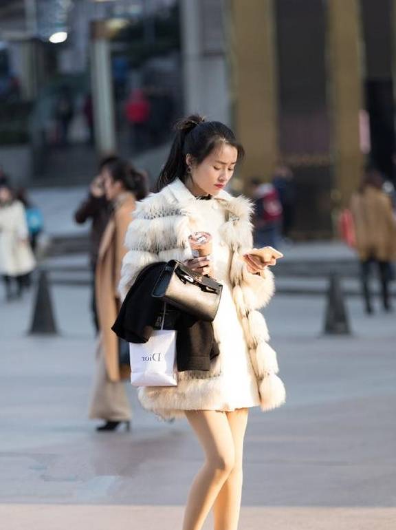 老熟女毛茸茸浓毛:最新足球游戏,老熟女毛茸茸浓毛的魅力与最新足球游戏