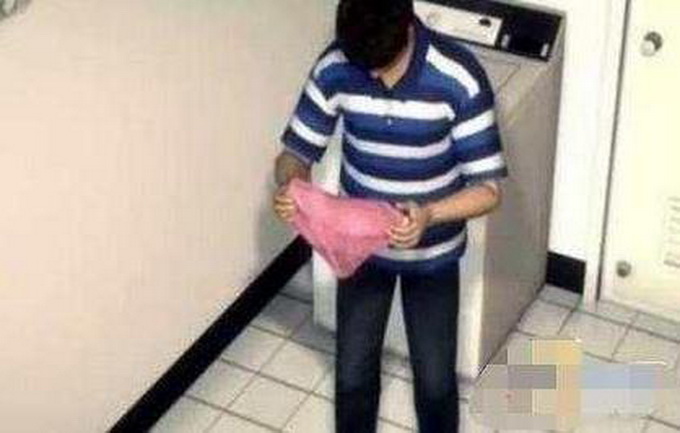 男人扒开女人内裤强吻桶进去:康军最新,康军的行为，对性暴力的深度剖析