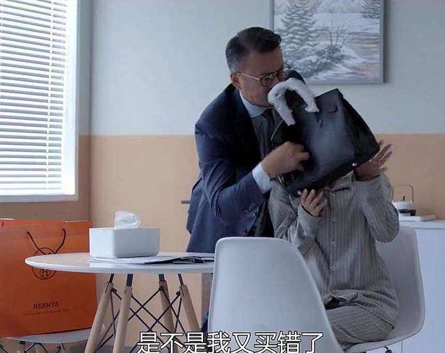 男人扒开女人内裤强吻桶进去:康军最新,康军的行为，对性暴力的深度剖析