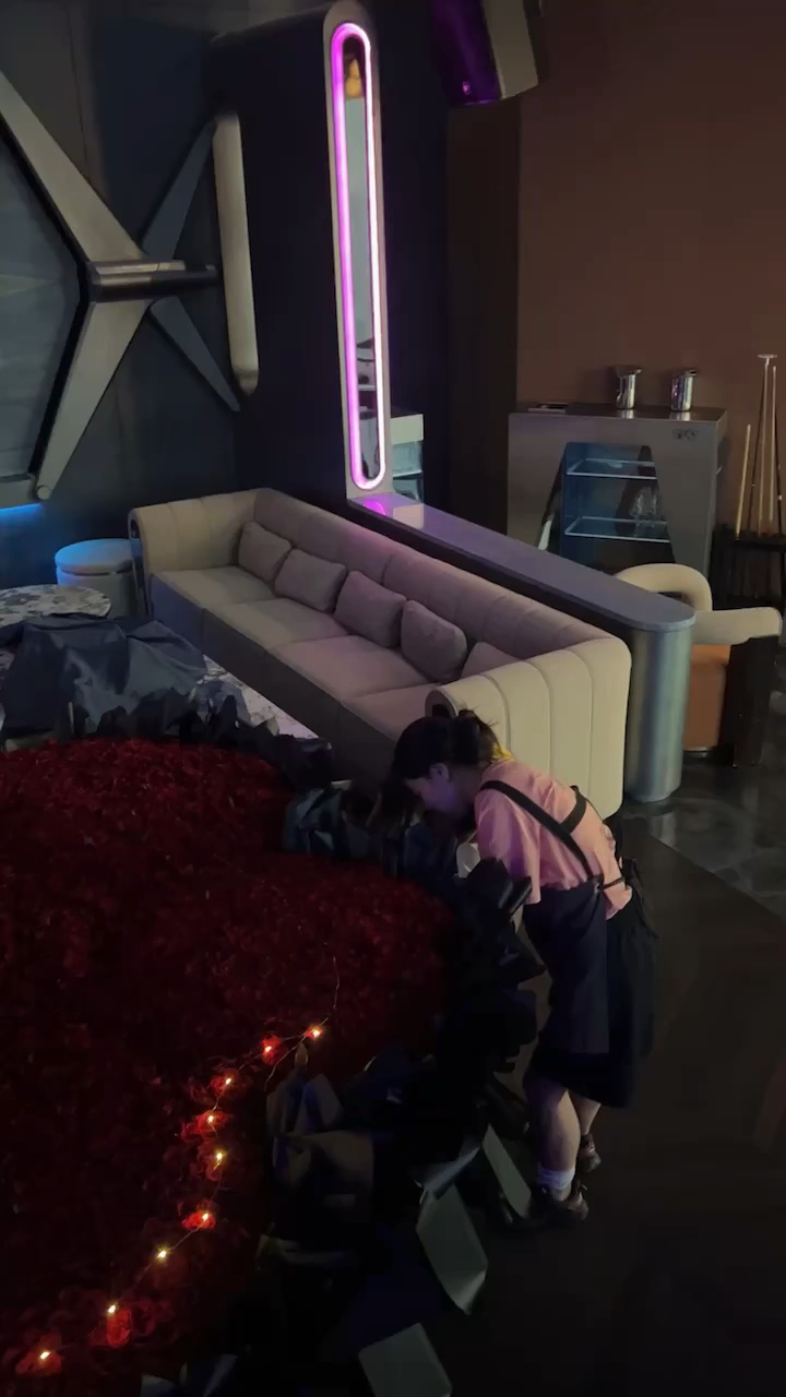 精品综合久久久久久97超人:最新夜间视频,精品综合久久久久久97超人，最新夜间视频探索与赏析