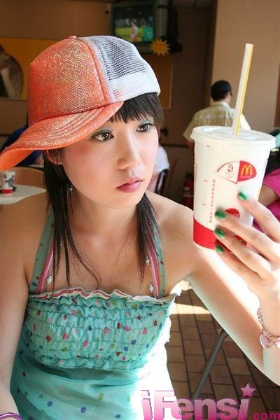 张筱雨两腿玉门打开图:潜江最新新闻,张筱雨与潜江最新新闻，聚焦热点，关注身边事