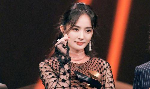 久久久噜噜噜久久熟女AA片:最新端游大作,久久久噜噜噜久久熟女AA片与最新端游大作，探索成熟魅力与虚拟世界的交融