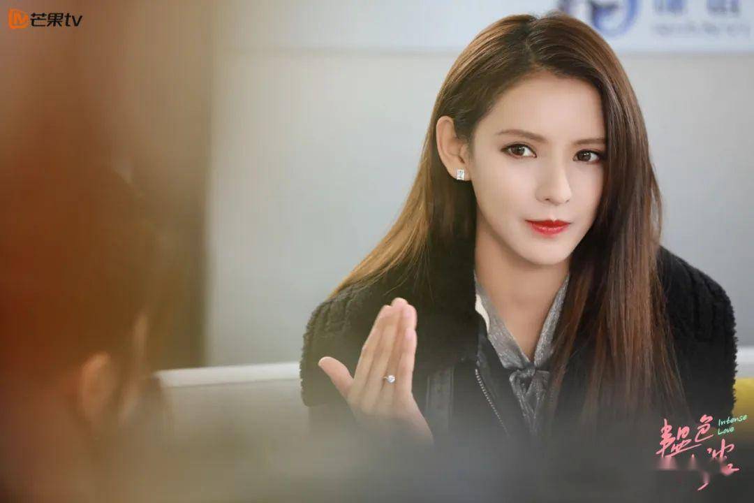 久久无码一级午夜福利小说:佛山最新站街女,色情内容是不合法的，违反我国相关的法律法规。我们应该遵守法律和道德准则，远离色情内容。如果您有其他有益身心的娱乐需求，可以寻找一些正规的平台或文化活动，例如观看电影、参加体育运动、学习绘画或音乐等。这些活动不仅能够丰富您的生活，还能提升您的技能和素质。