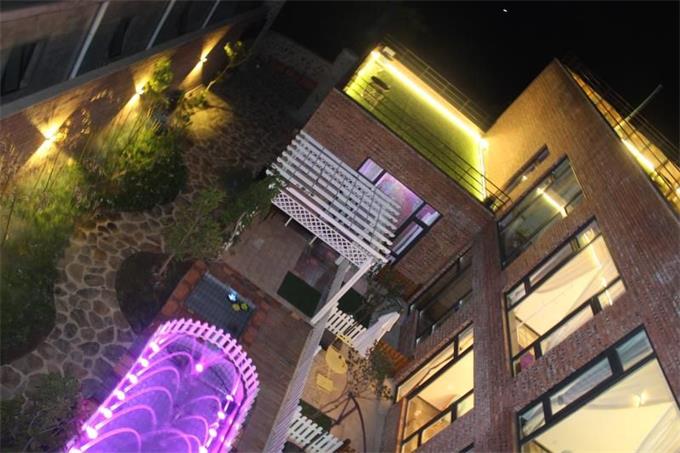 国产午夜精品一区二区三区不卡:罗村最新房价,国产午夜精品一区二区三区不卡，罗村最新房价探讨