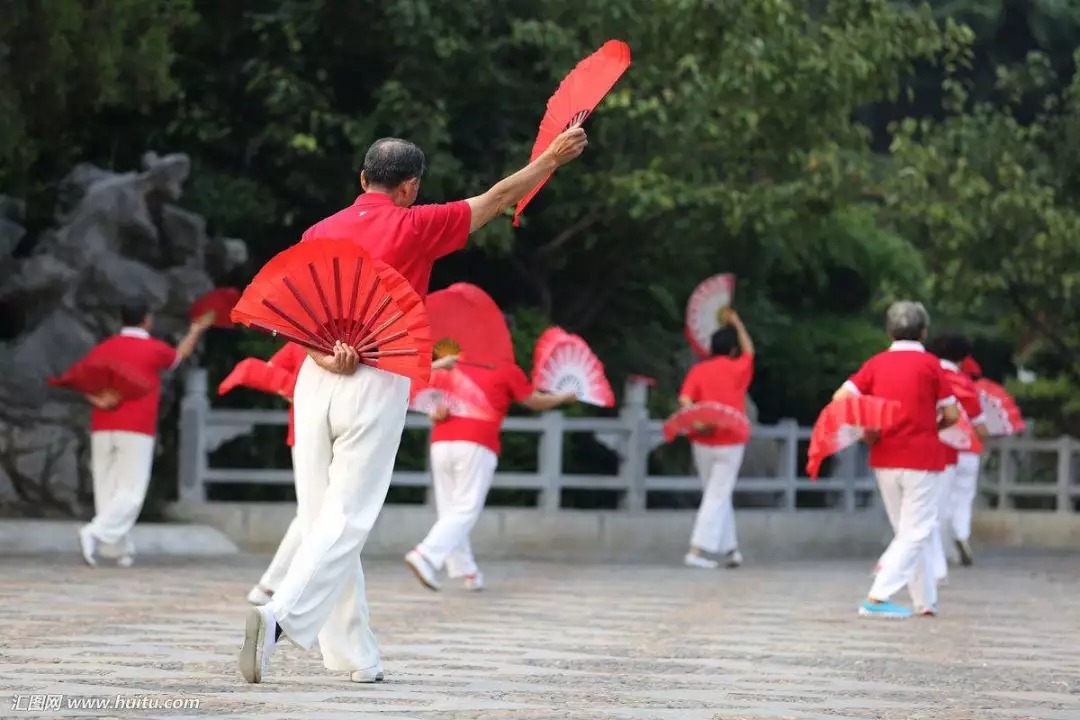 黄 色 成 年 人免费观看:廖第最新广场舞,廖第最新广场舞，黄色成年内容的健康欣赏之道