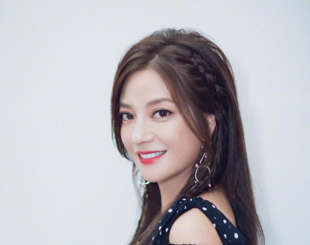 国产又色又爽又黄的视频在线观看:赵薇最新发型,关于国产视频在线观看与赵薇最新发型探讨的文章 国产又色又爽又黄的视频在线观看:赵薇最新发型,关于国产视频在线观看与赵薇最新发型探讨的文章