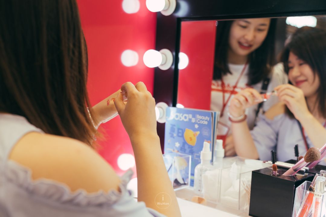 无码av专区丝袜专区:白马井镇最新房价,关于无码AV专区丝袜专区与白马井镇最新房价的探讨