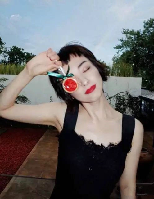 国产精品视频二区不卡:林志玲的最新照片,国产精品视频二区流畅无阻，探索林志玲的最新魅力风采