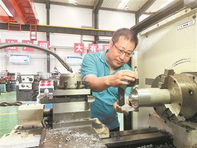 国产在线观看WWW污污污:最新自动车床师傅贴吧,国产在线观看WWW污污污，最新自动车床师傅贴吧的探讨