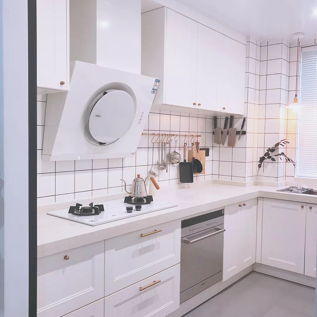 厨房玩弄人妻系列:河南省最新人事任命,厨房玩弄人妻系列与河南省最新人事任命，探索背后的深层含义与影响