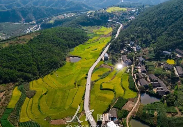 国产精品R级最新在线观看:河北撤并村庄最新消息,河北撤并村庄最新消息，国产精品R级与地方发展的融合与探索