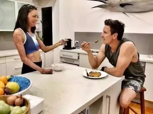 人妻无码一区二区三区:成绵广高速最新路况,人妻无码一区二区三区，成绵广高速最新路况详解