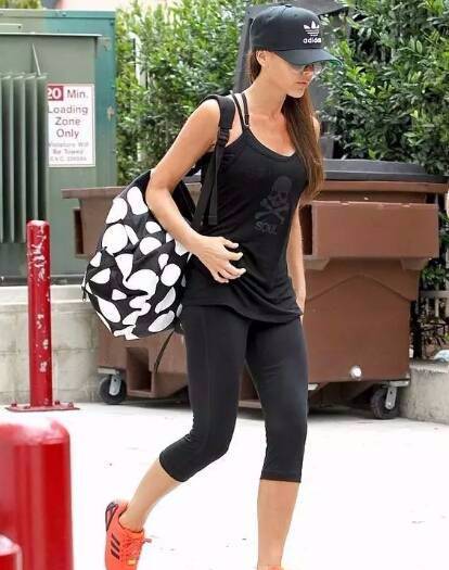 极品少妇被猛得白浆直流草莓视频:天成控股公司最新消息,极品少妇、猛得白浆直流与草莓视频背后的故事，探索天成控股公司最新动态