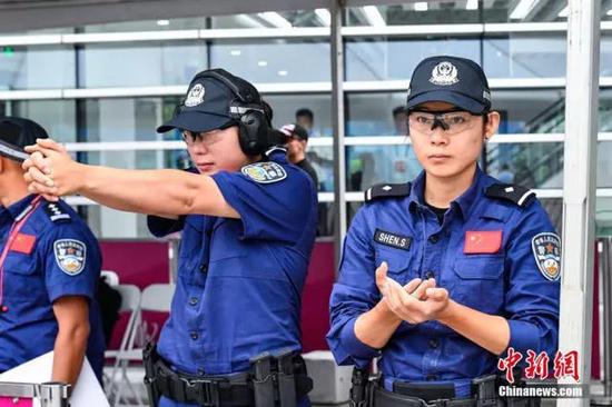 人人妻人人澡人人爽精品欧美:最新武警鞋,人人妻、人人澡、人人爽精品欧美与最新武警鞋，时尚与实用性的完美结合