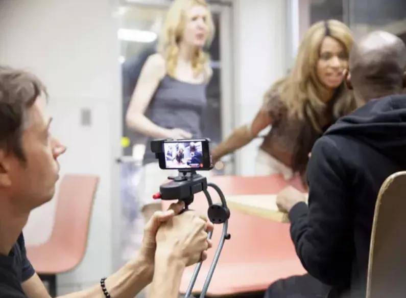 精品少妇人妻AV一区二区三区:格力手机最新,探索格力手机最新系列，从精品少妇人妻到一区、二区和三区的独特魅力