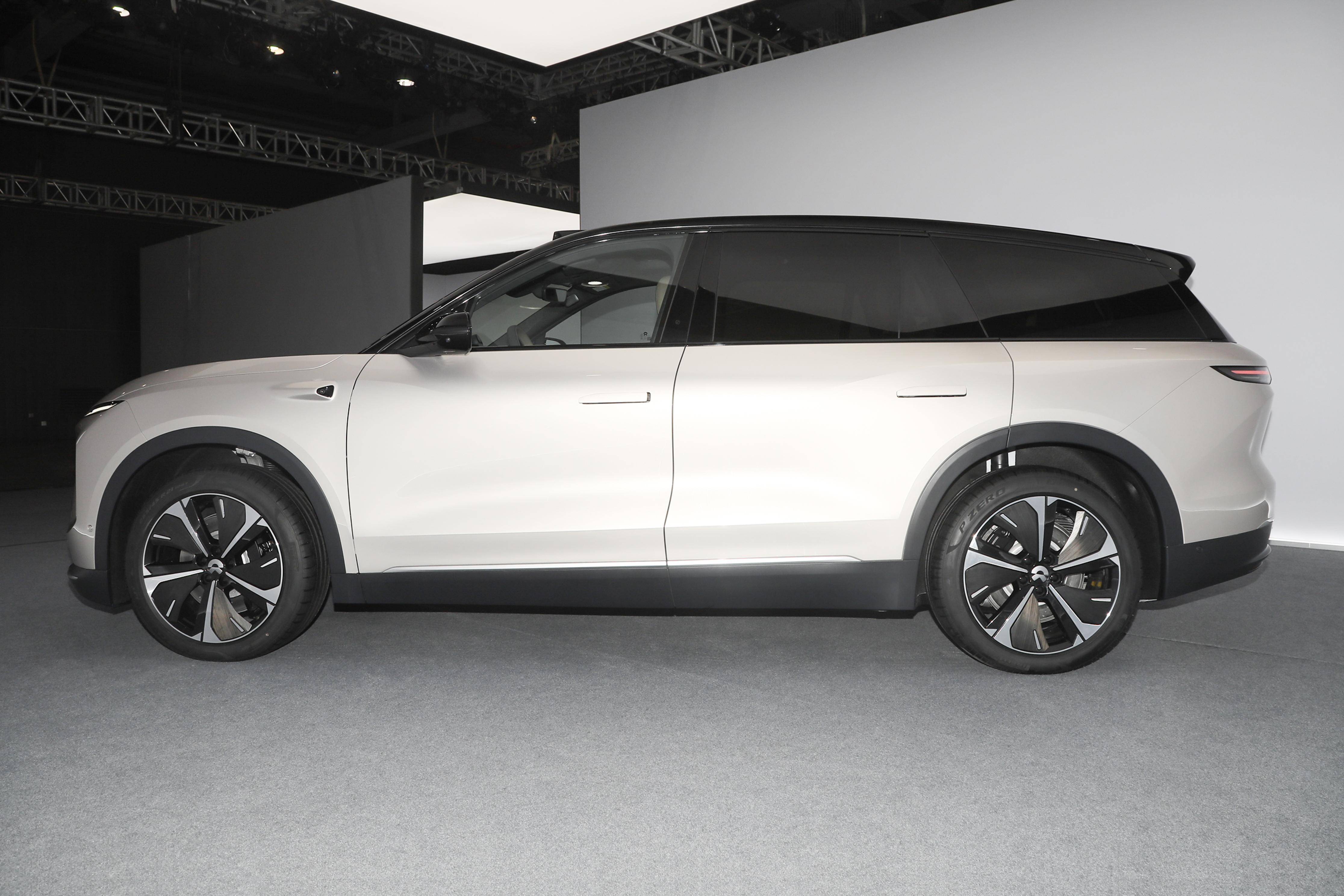 精品国产一区二区三区av片:最新保时捷suv车型,关于精品国产一区二区三区AV片与最新保时捷SUV车型的探索