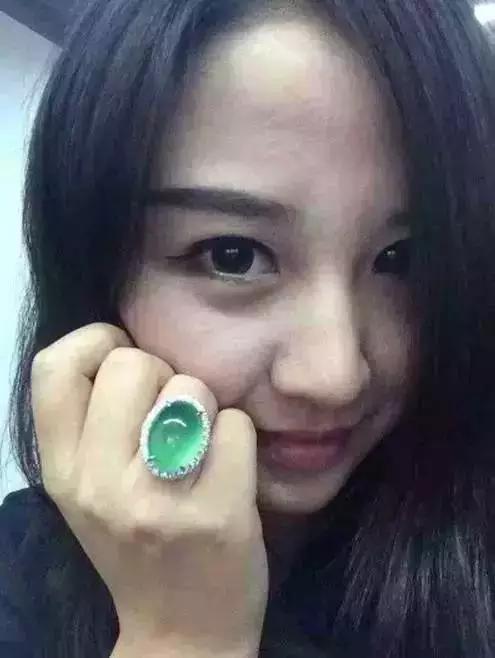 自拍偷自拍亚洲精品被多人伦好爽:叶慕兮最新,亚洲自拍精品探索，叶慕兮与多人伦的私密瞬间