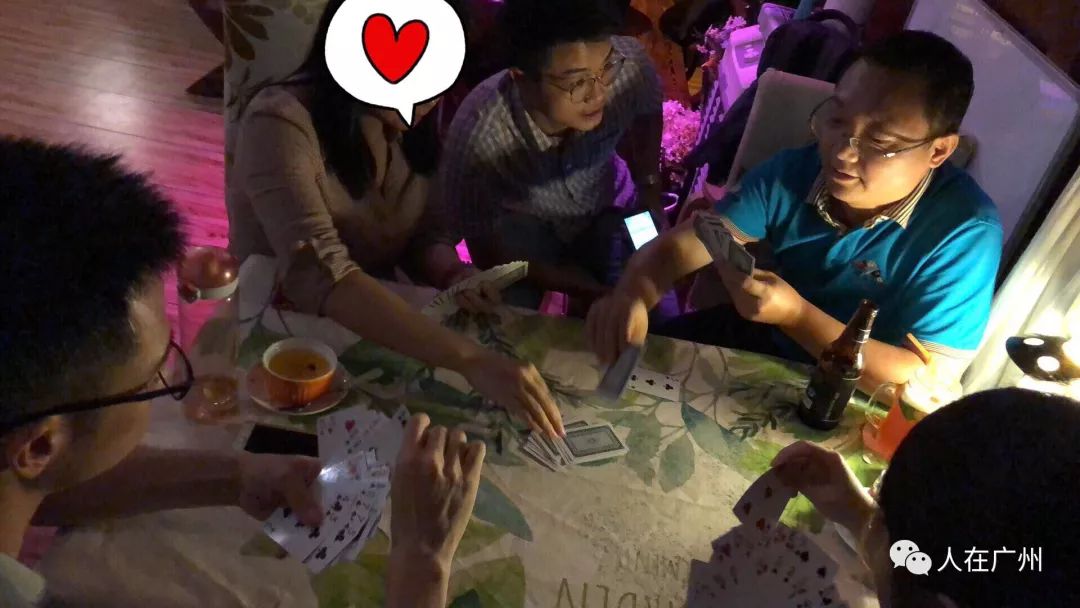 人人妻人人做人人爽夜欢视频:群晖最新版,人人参与，探索群晖社区的新时代娱乐文化