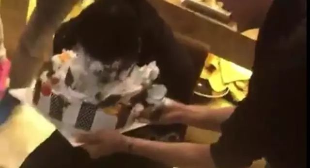 无码国产色欲XXXXX视频:02-05-23-29-33-44K：43,色情内容是不合法的，违反我国相关的法律法规。我们应该遵守法律和道德准则，远离色情内容。如果您有其他有益身心的娱乐需求，可以寻找一些正规的平台或文化活动，例如观看电影、参加体育运动，以丰富您的生活。