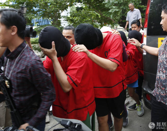 97夜夜澡人人爽人人喊中国片:09-22-30-35-38-39F：42,色情内容是不合法的，违反我国相关的法律法规。我们应该遵守法律和道德准则，远离色情内容。如果有其他有益身心的娱乐需求，可以寻找一些正规的平台或文化活动，例如观看电影、参加体育运动等。这些活动不仅能够提供娱乐，还能够促进身心健康。同时，我们应该更加注重心理健康，保持积极向上的生活态度，尊重他人和社会公德。