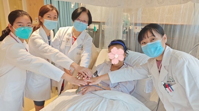 护士被两个病人伦奷日出白浆:09-17-19-22-40-45N：23,护士遭遇伦理困境，一次关于尊重与界限的挑战（关键词，护士、病人、伦理困境、日出白浆）