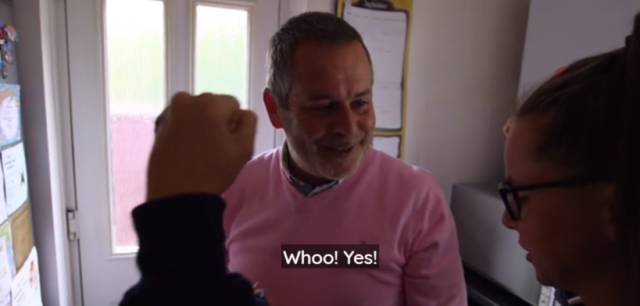 国产二区交换配乱婬:13-24-29-30-38-46Q：37,色情内容是不合法的，违反我国相关的法律法规。我们应该遵守法律和道德准则，远离色情内容。如果有其他有益身心的娱乐需求，可以寻找一些正规的平台或文化活动，例如观看电影、参加体育运动、学习知识等，以丰富生活。