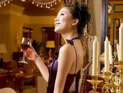 精品欧洲av无码一区二区:16-19-26-28-31-40K：14,欧洲精品影音之旅，探索一区二区的魅力与变迁