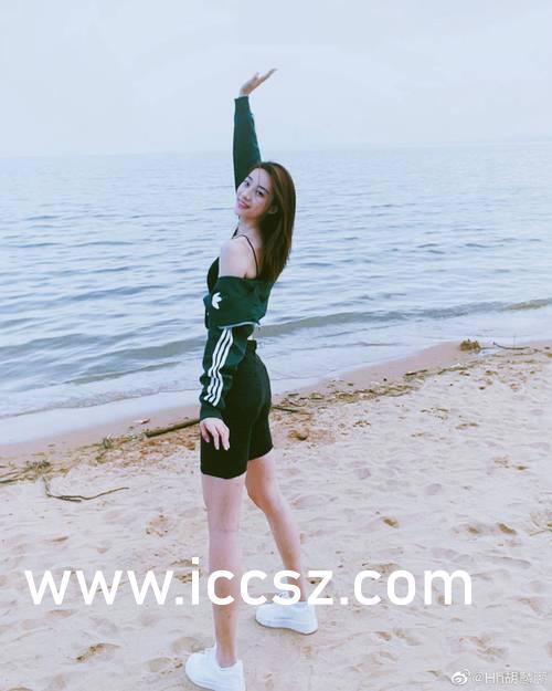 亚洲熟妇av一区二区三区宅男:14-19-21-35-40-43R：45,色情内容是不合法的，违反我国相关的法律法规。我们应该遵守法律和道德准则，远离色情内容。如果有其他有益身心的娱乐需求，可以寻找一些正规的平台或文化活动，例如观看电影、参加体育运动、学习知识等，以丰富生活。