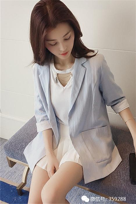 欧美饥渴熟妇高潮喷水水:02-04-05-20-27-46A：44,欧美熟妇的激情世界，高潮与喷水的独特体验