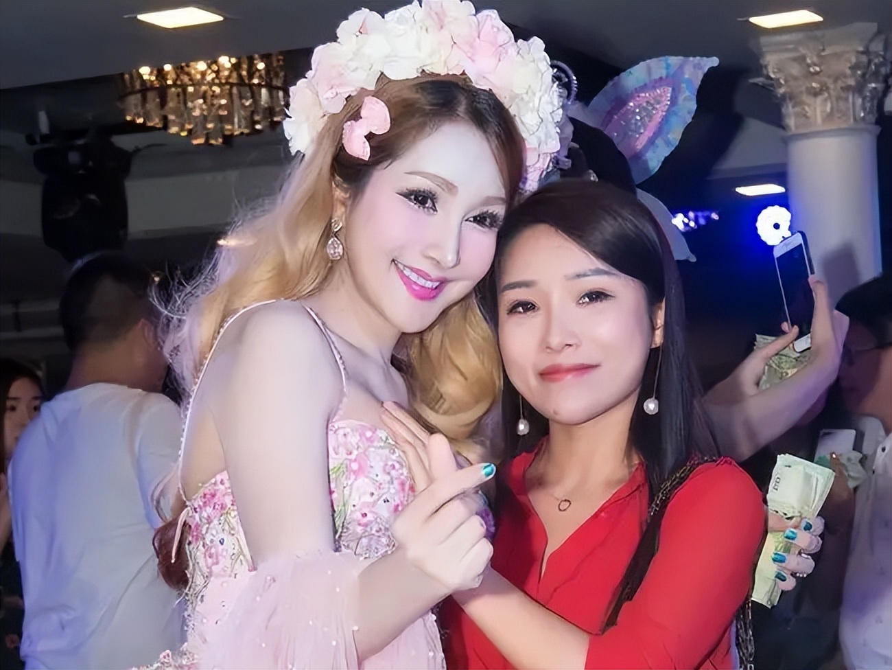 亚洲午夜精品久久久久久人妖:02-03-06-08-20-23D：09,亚洲午夜精品，探索人妖文化的深度与广度