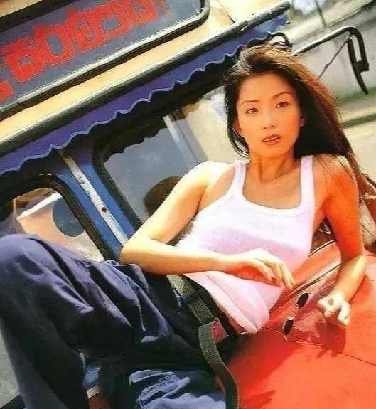 丰满少妇偷人51视频在线观看:14-15-18-31-35-48F：23,丰满少妇偷人视频在线观看，探索成人世界的禁忌话题