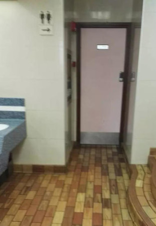 免费国产a国产片高清女厕所:04-06-08-14-33-42Q：13,免费国产精品影视资源探索与女性私密空间的思考——以高清女厕所系列为例