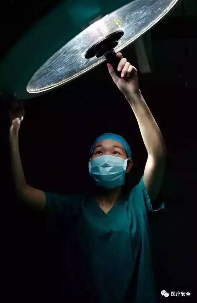 18禁止午夜福利体验区:01-08-13-27-36-41T：47,关于午夜福利体验区的探讨与警示，揭开神秘面纱下的真相