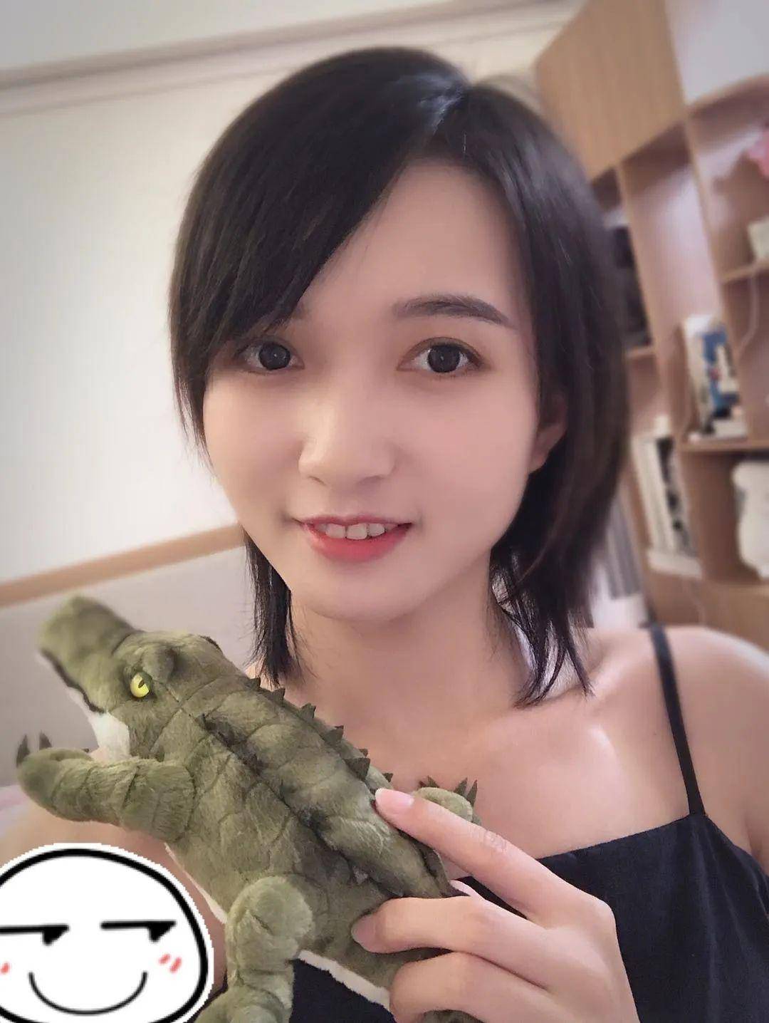 波多野结衣乳巨码无在线:21-27-28-30-37-49A：16,波多野结衣的巨乳魅力与在线风采，从数字解读一个独特的美