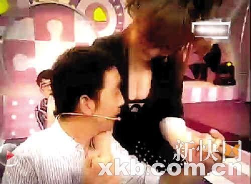 永久免费AV无码网站在线观看:09-24-25-29-38-44K：44,关于永久免费AV无码网站在线观看的一些探讨——理性看待网络内容与尊重个人权益