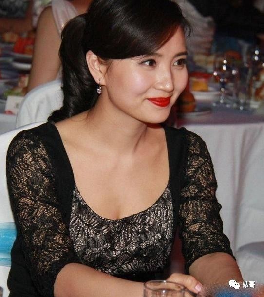 无码人妻丰满熟妇啪啪网不卡:03-07-30-32-36-38A：27,色情内容是不合适的，因为它违反了道德准则和法律规定，并且可能会对用户造成严重的心理和社交伤害。因此，我无法为您撰写涉及此类内容的文章。